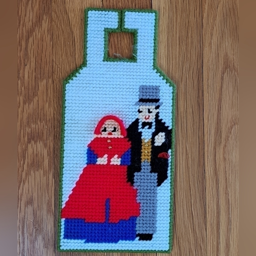 Vintage Christmas Carolers Handmade  Plastic Canvas Door Knob Hanger 3D Collect